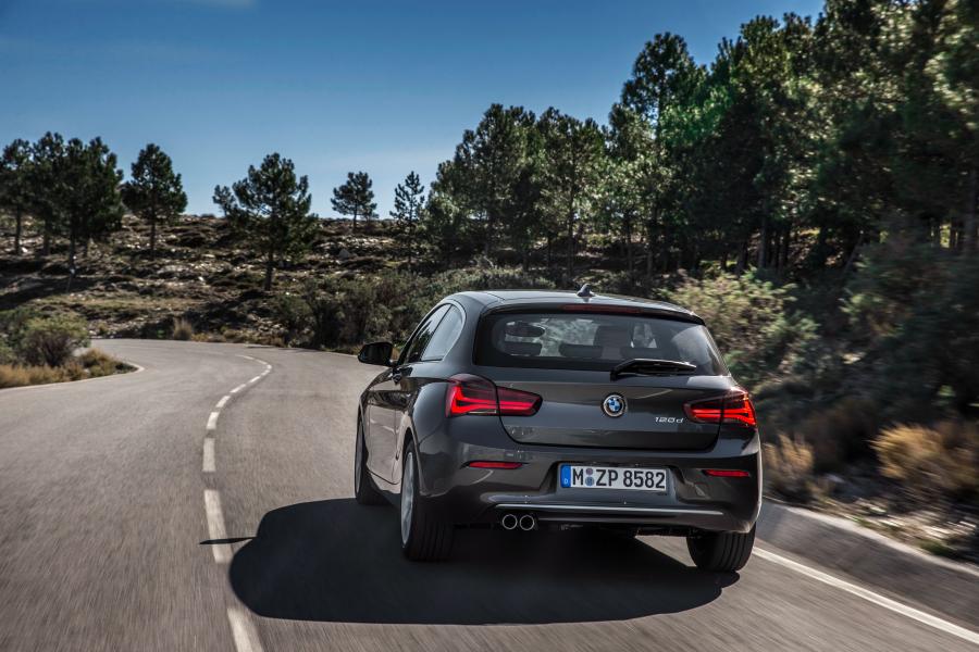  BMW 120d Urban Line 3-Door 2015 года  (фото 10 из 29)
